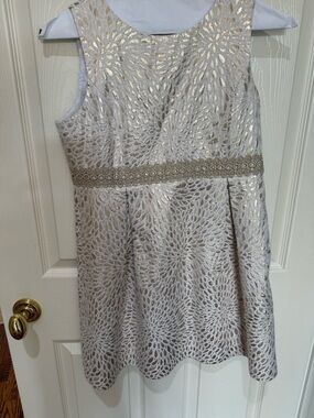 Lilly Pulitzer Cream and Gold Floral Lace Dress size 14, but fits like a 12!